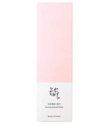 Application essence hydratante ginseng sur le visage
