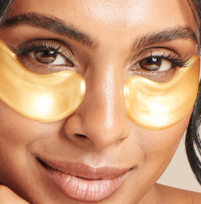 Application patchs yeux collagène or 24K contour des yeux
